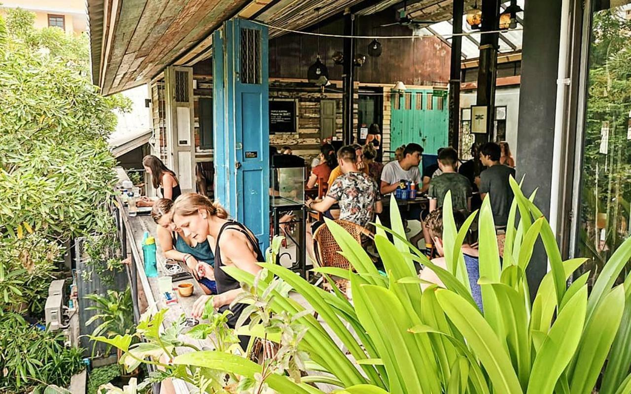 Here Hostel Bangkok Exterior foto